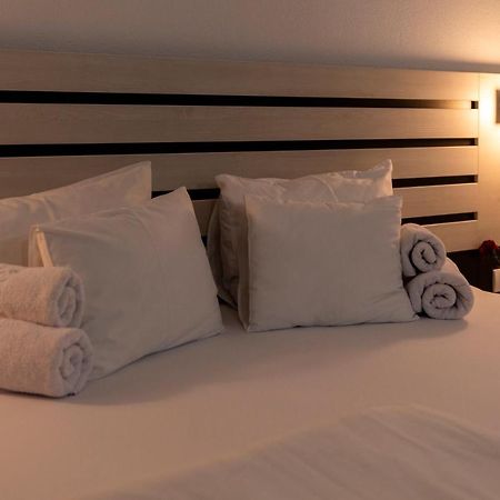 נובי סאד Garni Hotel 11Tica Dm מראה חיצוני תמונה