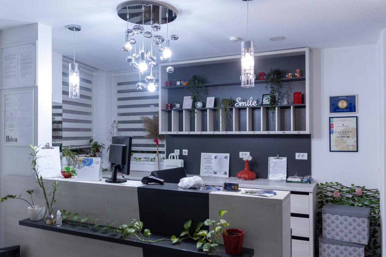 נובי סאד Garni Hotel 11Tica Dm מראה חיצוני תמונה