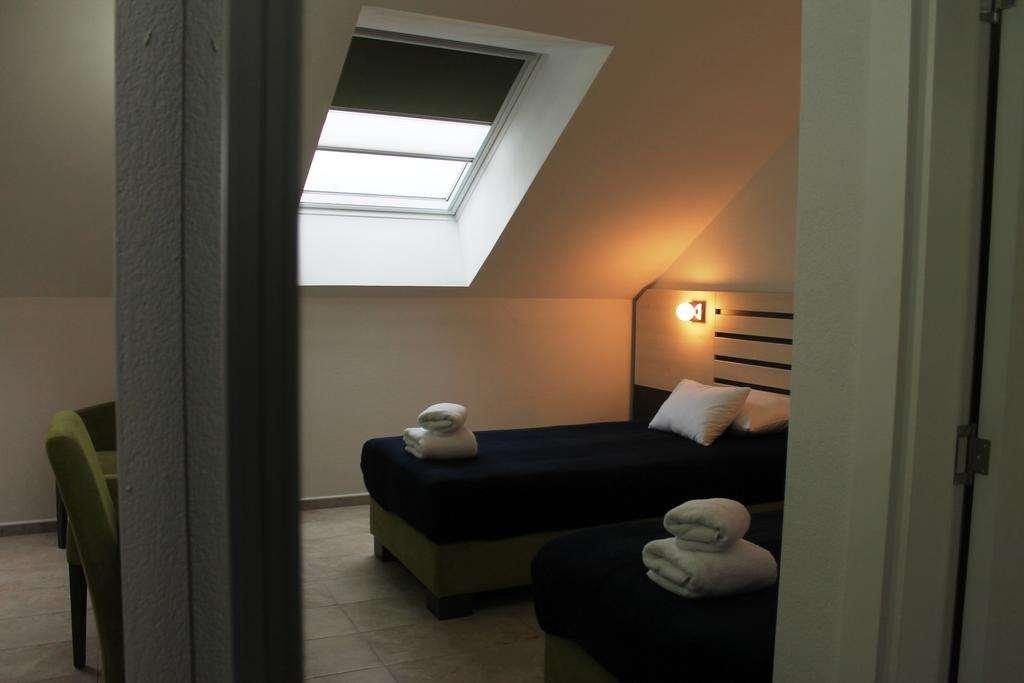 נובי סאד Garni Hotel 11Tica Dm חדר תמונה